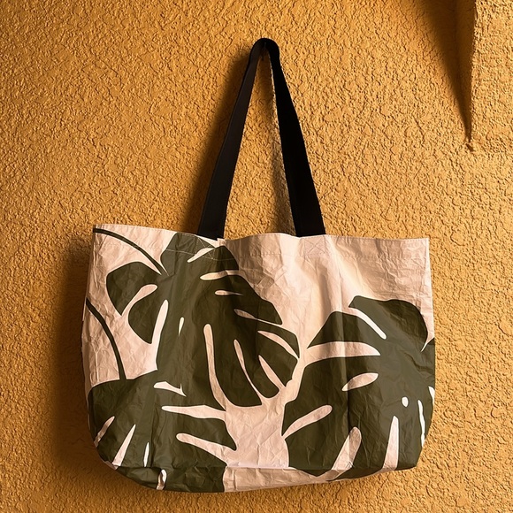 Authentic Aloha Collection Monstera Holo Holo Tote - Picture 7 of 16